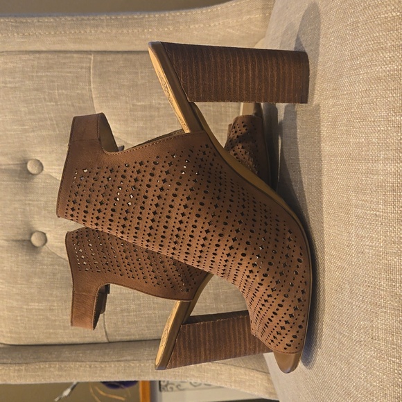 Vince Camuto Selda Open Toe Block Heel Bootie Size 11 - Picture 3 of 6